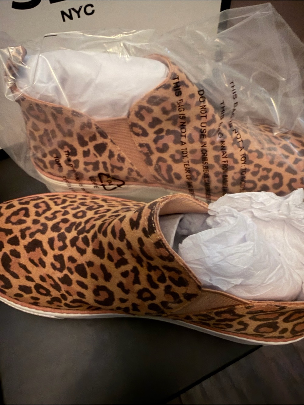 J Slides Leopard-Print Slip-On Sneakers in Brown and Black Brand New in Box 7.5 - Picture 3 of 4